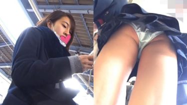 【パンチラ盗撮】和風美人切れ長な瞳の高身長JK！アゴマスクから覗く素顔とエスカの「発光テカP」【体験談】